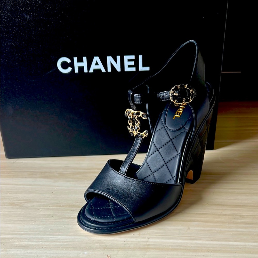 Chanel Black Black Leather Wedge T-Strap Sandals w/ Embellished Strap. 37. NWT